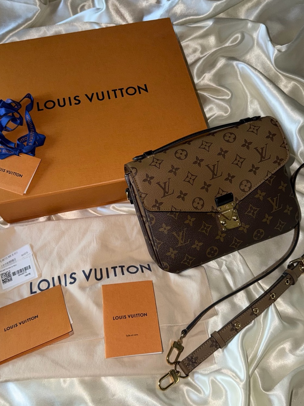 Authentic LV Pochette Métis Monogram Reverse